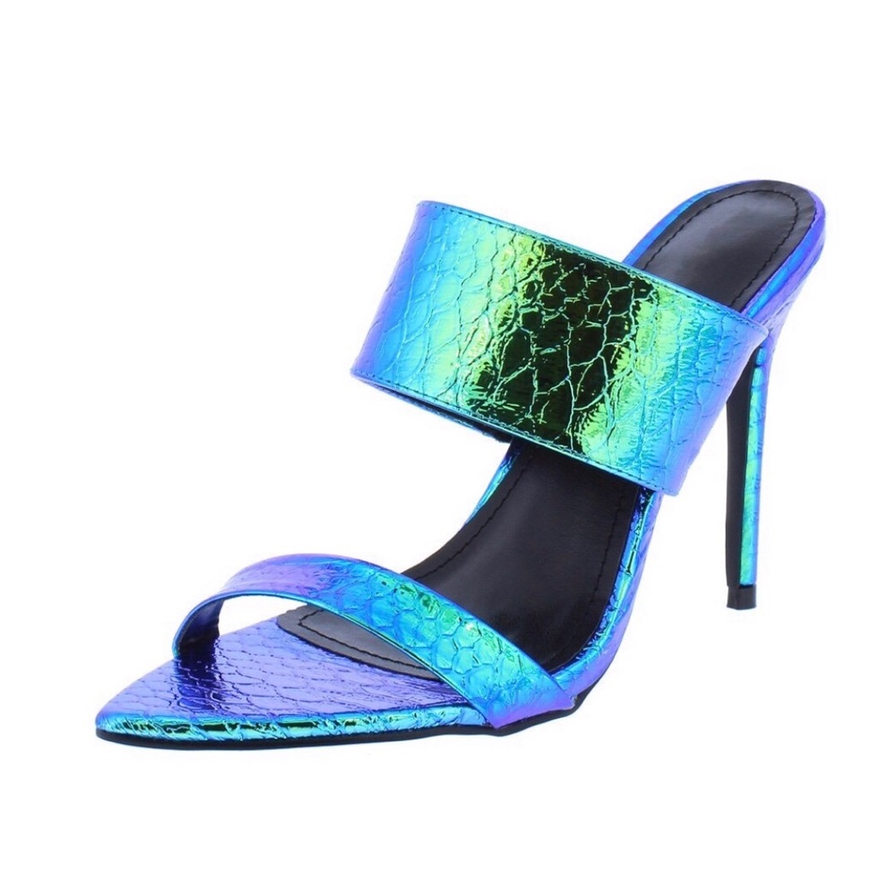 Holographic Heels